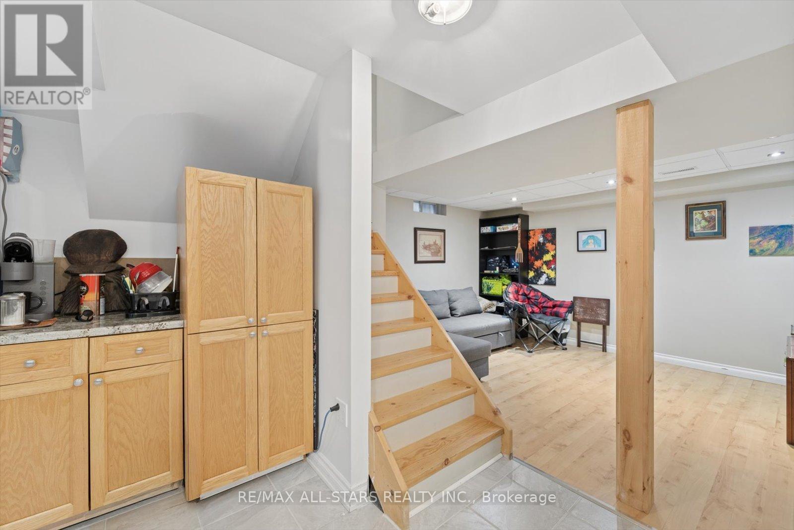 62 Reddenhurst Crescent, Georgina, Ontario  L4P 4G2 - Photo 26 - N12877386