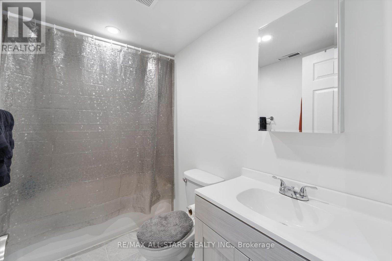 62 Reddenhurst Crescent, Georgina, Ontario  L4P 4G2 - Photo 32 - N12877386