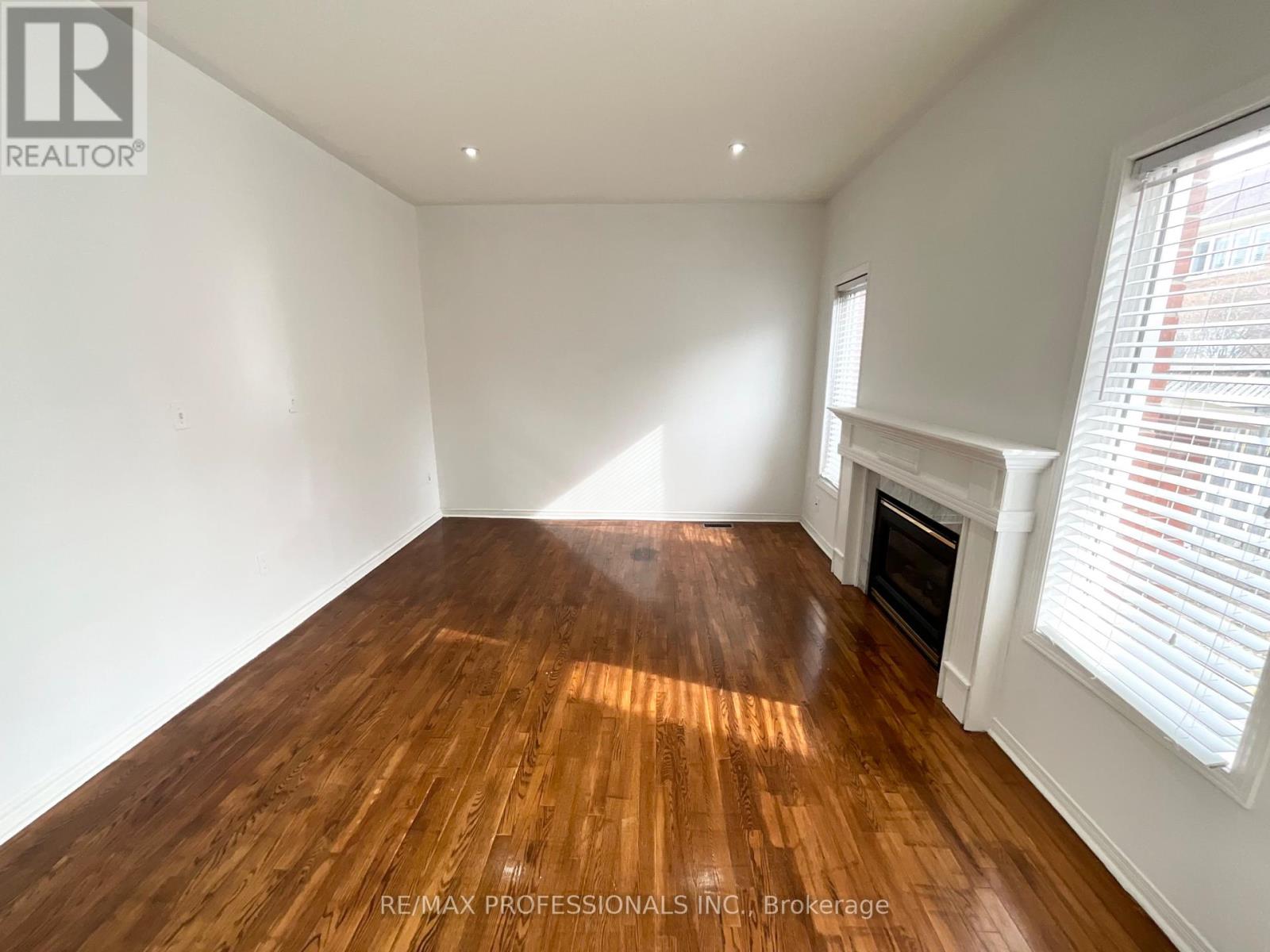 3056 Mcdowell Drive, Mississauga, Ontario  L5M 6J4 - Photo 16 - W12764862