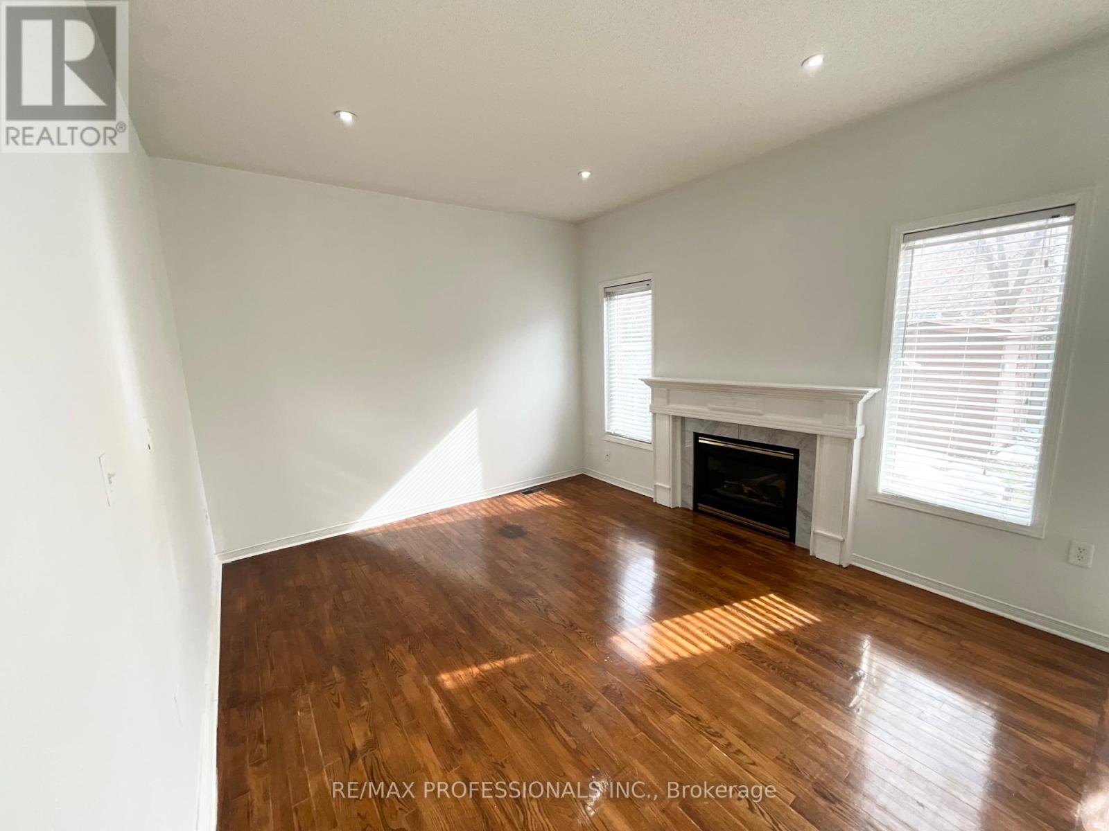 3056 Mcdowell Drive, Mississauga, Ontario  L5M 6J4 - Photo 14 - W12764862