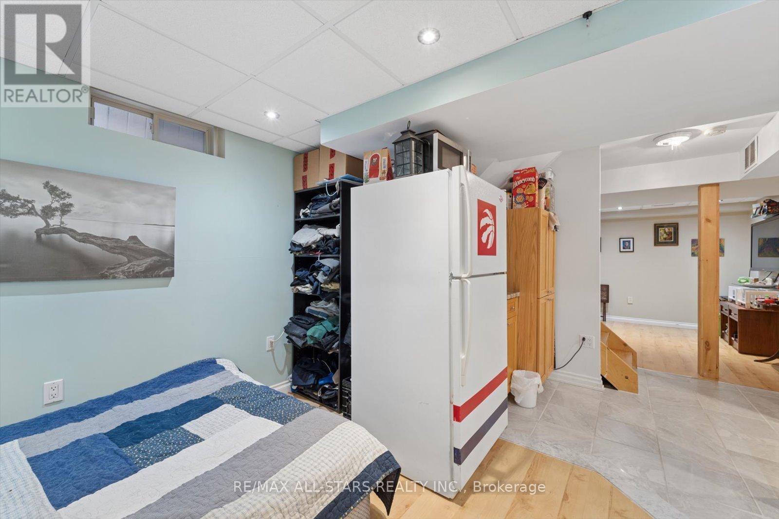 62 Reddenhurst Crescent, Georgina, Ontario  L4P 4G2 - Photo 35 - N12877386