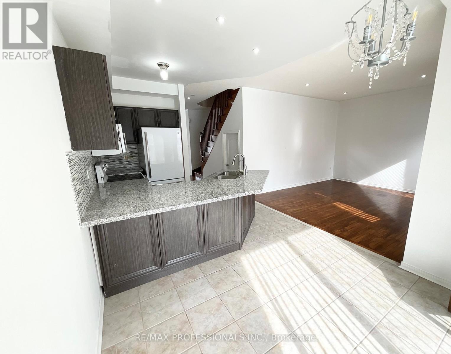 3056 Mcdowell Drive, Mississauga, Ontario  L5M 6J4 - Photo 13 - W12764862