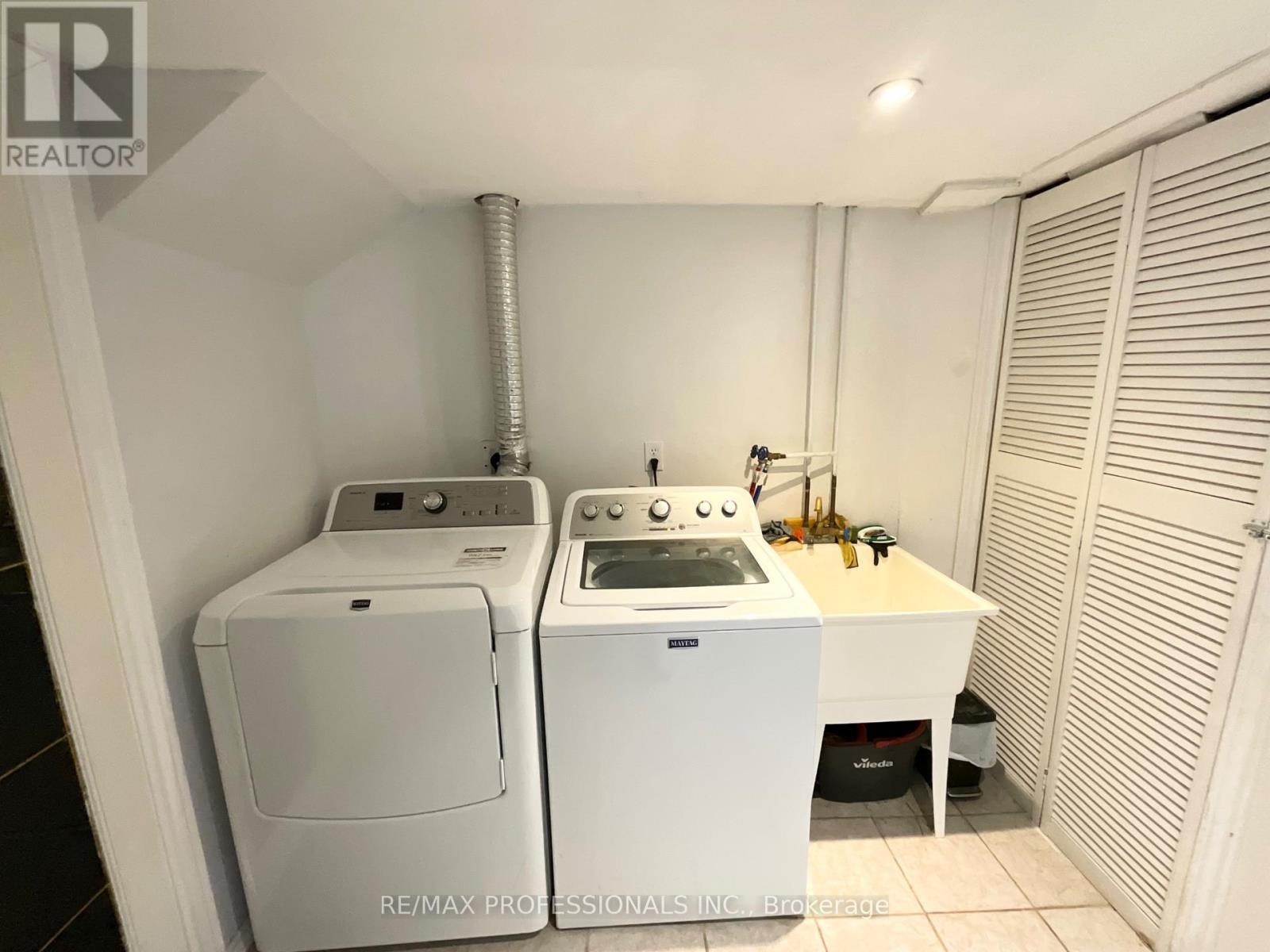 3056 Mcdowell Drive, Mississauga, Ontario  L5M 6J4 - Photo 37 - W12764862