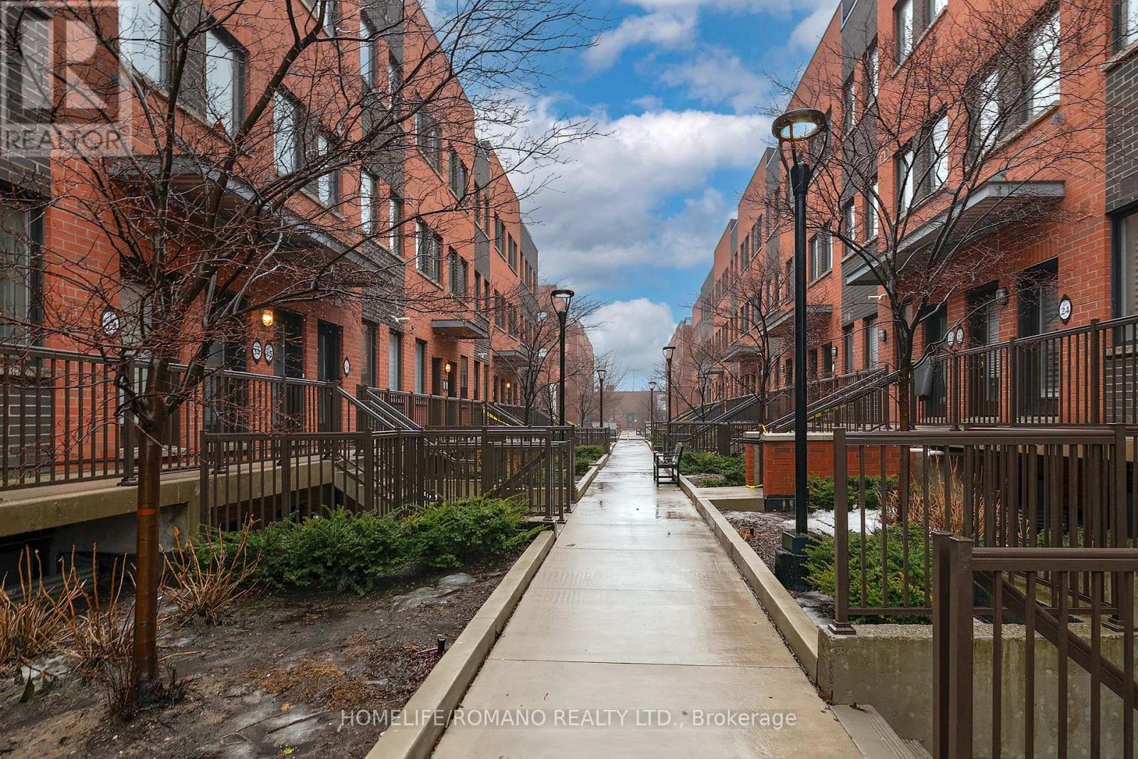 33 - 869 Wilson Avenue, Toronto, Ontario  M3K 0A4 - Photo 26 - W12875360