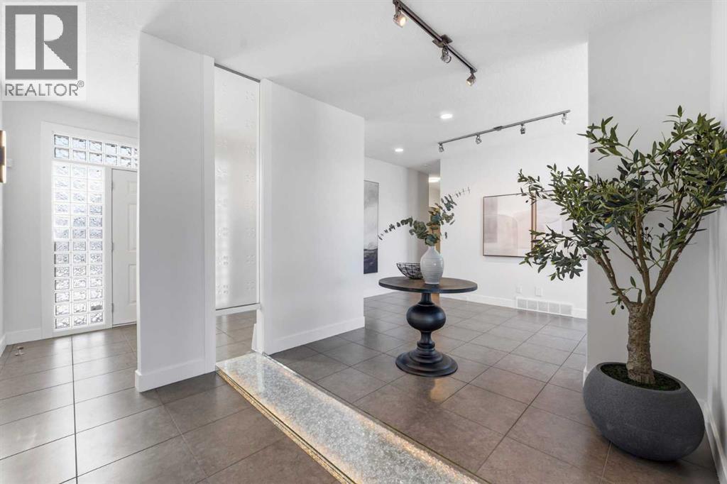 16 Hamptons Cove Nw, Calgary, Alberta  T3A 6B7 - Photo 2 - A2285288