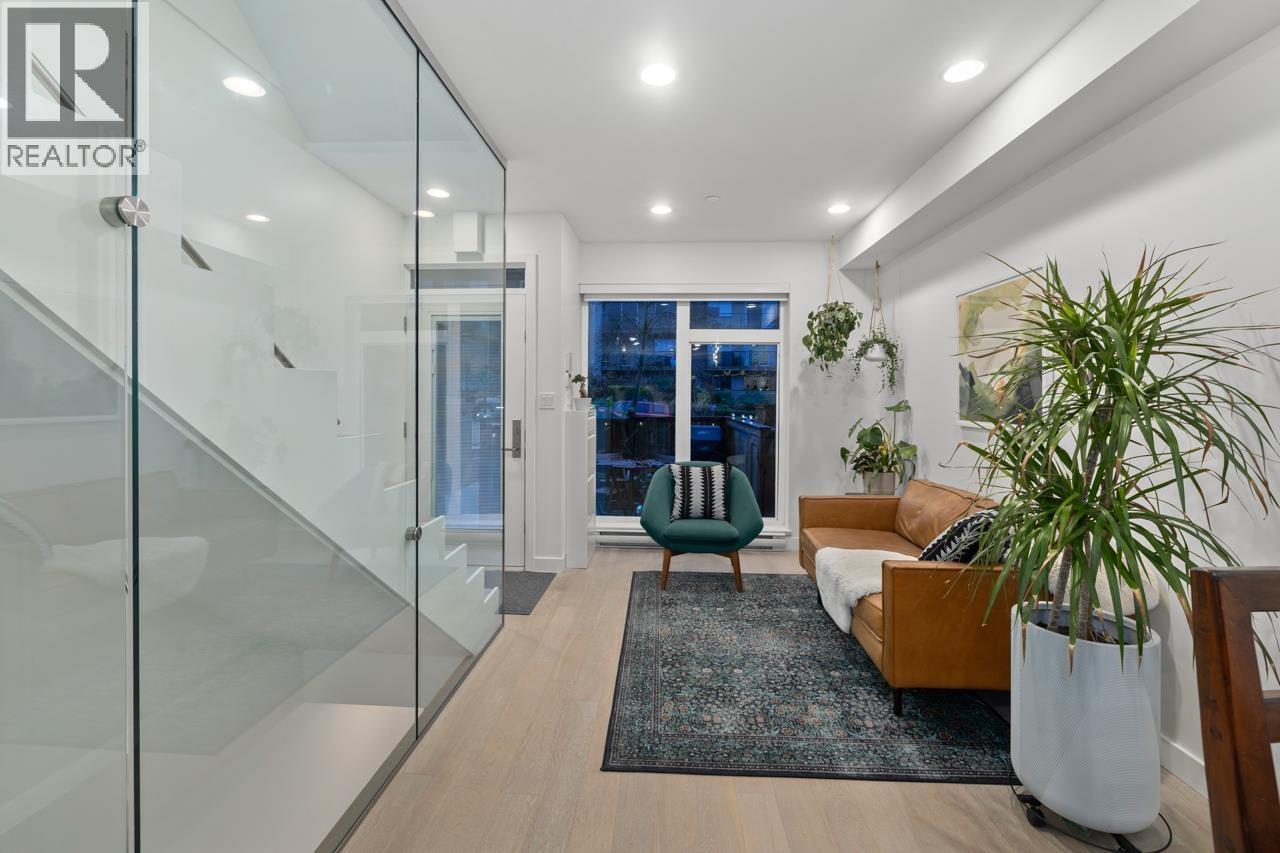 1847 Adanac Street, Vancouver, British Columbia  V5L 2E1 - Photo 8 - R3099344