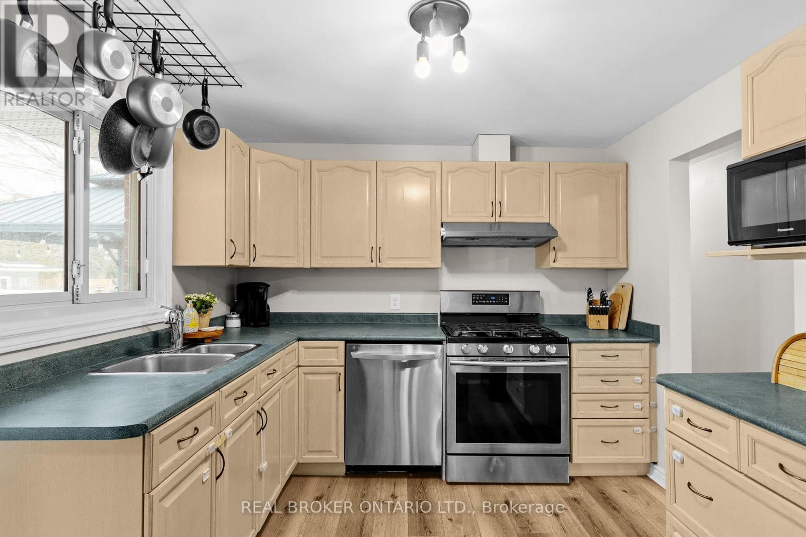 77 Third Street, Orillia, Ontario  L3V 4B5 - Photo 17 - S12878270