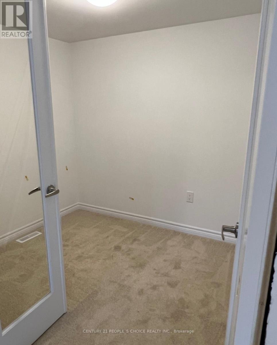 7 Silo Mews, Barrie, Ontario  L9J 0V3 - Photo 11 - S12878306