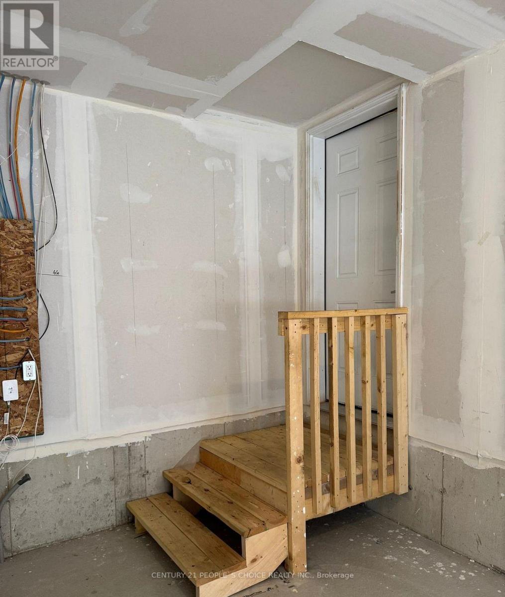 7 Silo Mews, Barrie, Ontario  L9J 0V3 - Photo 14 - S12878306