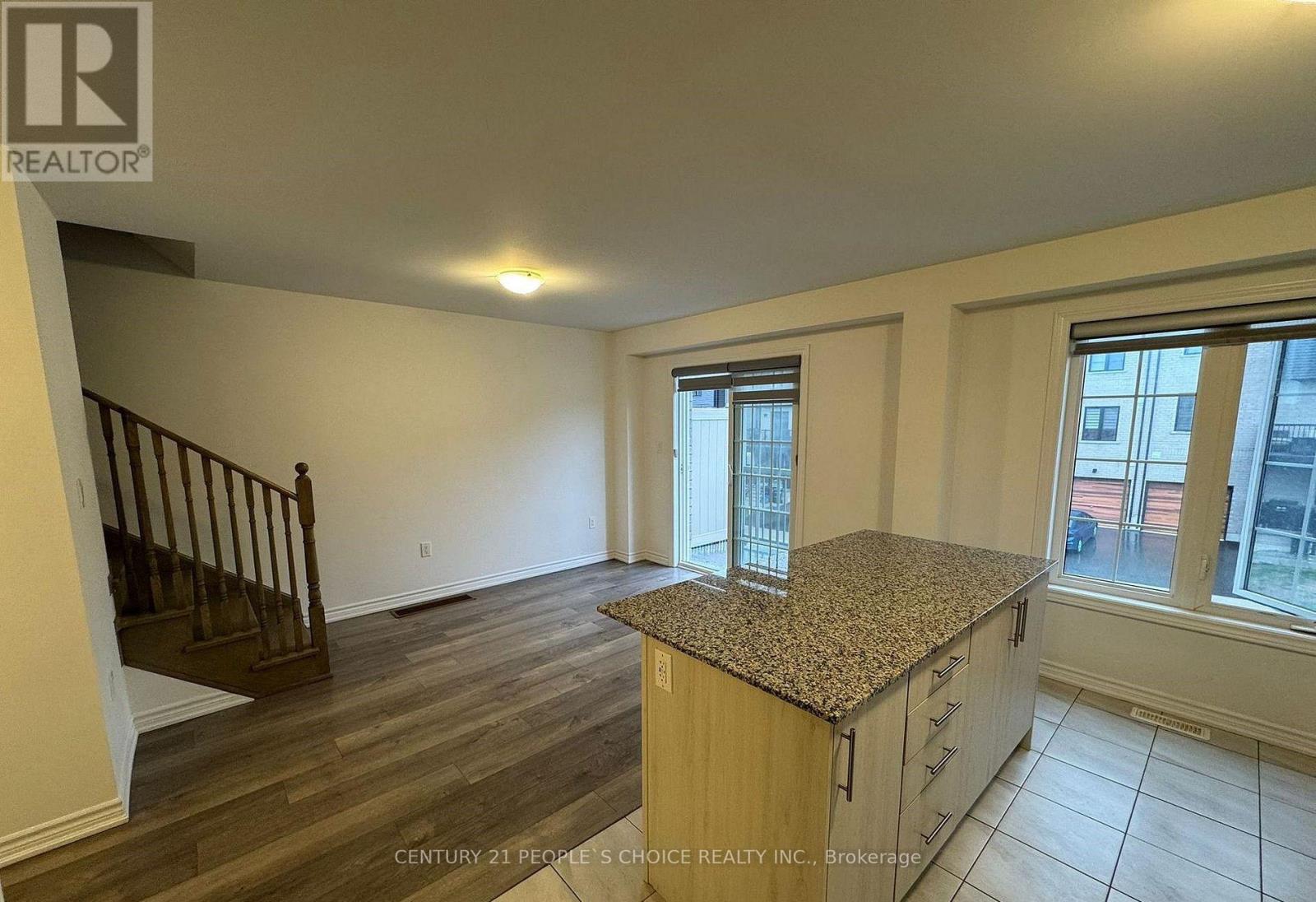 7 Silo Mews, Barrie, Ontario  L9J 0V3 - Photo 7 - S12878306