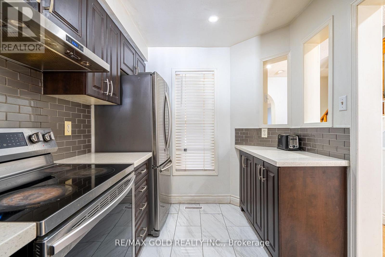 25 Clover Bloom Road, Brampton, Ontario  L6R 1R8 - Photo 6 - W12878260