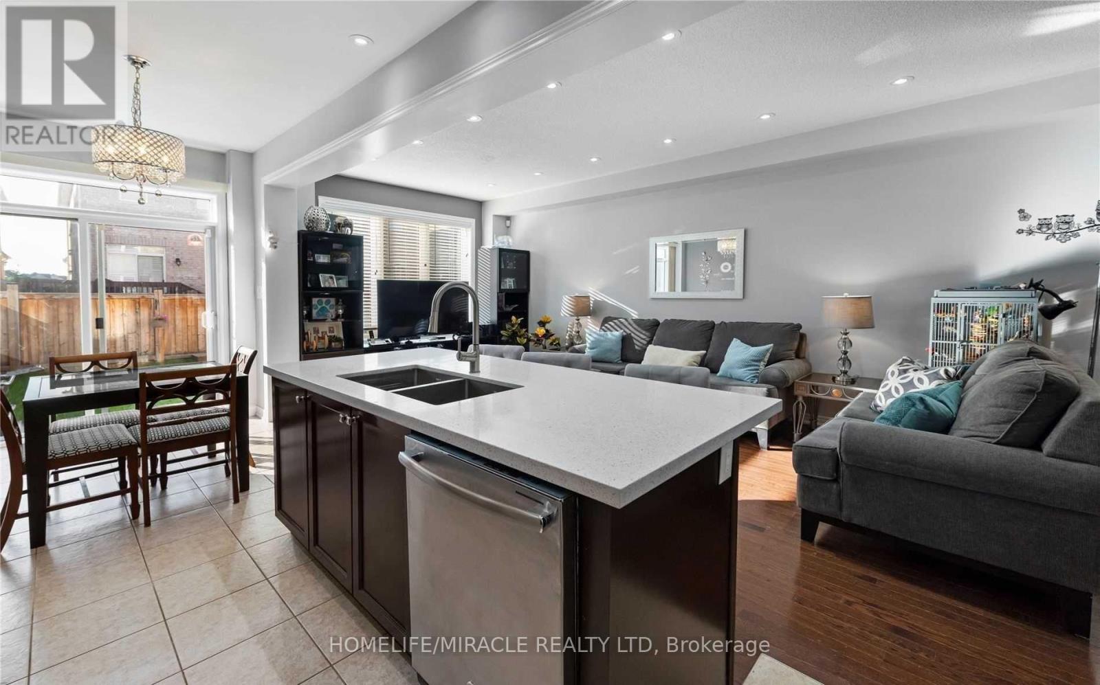 26 Swanton Road, Brampton, Ontario  L6X 0Y6 - Photo 12 - W12878266