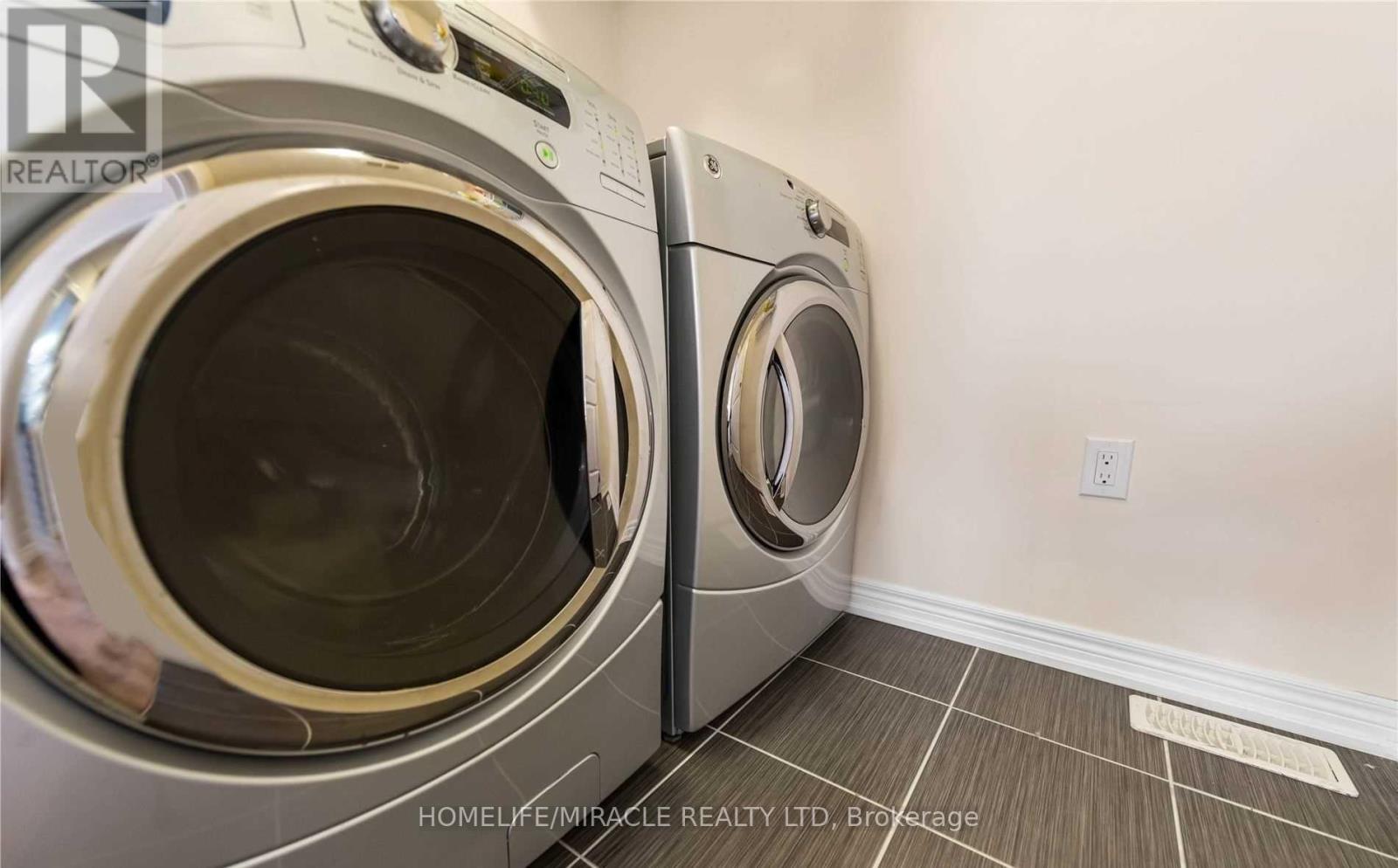 26 Swanton Road, Brampton, Ontario  L6X 0Y6 - Photo 21 - W12878266