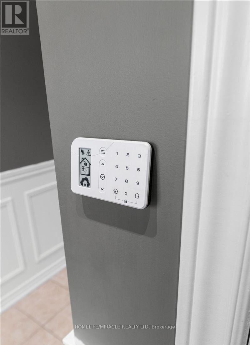 26 Swanton Road, Brampton, Ontario  L6X 0Y6 - Photo 5 - W12878266