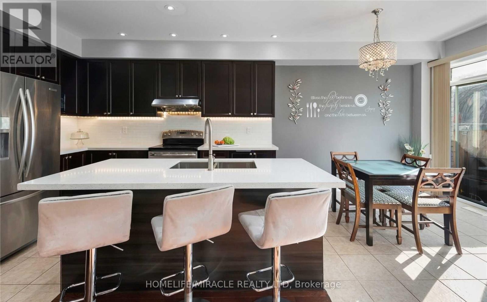 26 Swanton Road, Brampton, Ontario  L6X 0Y6 - Photo 9 - W12878266