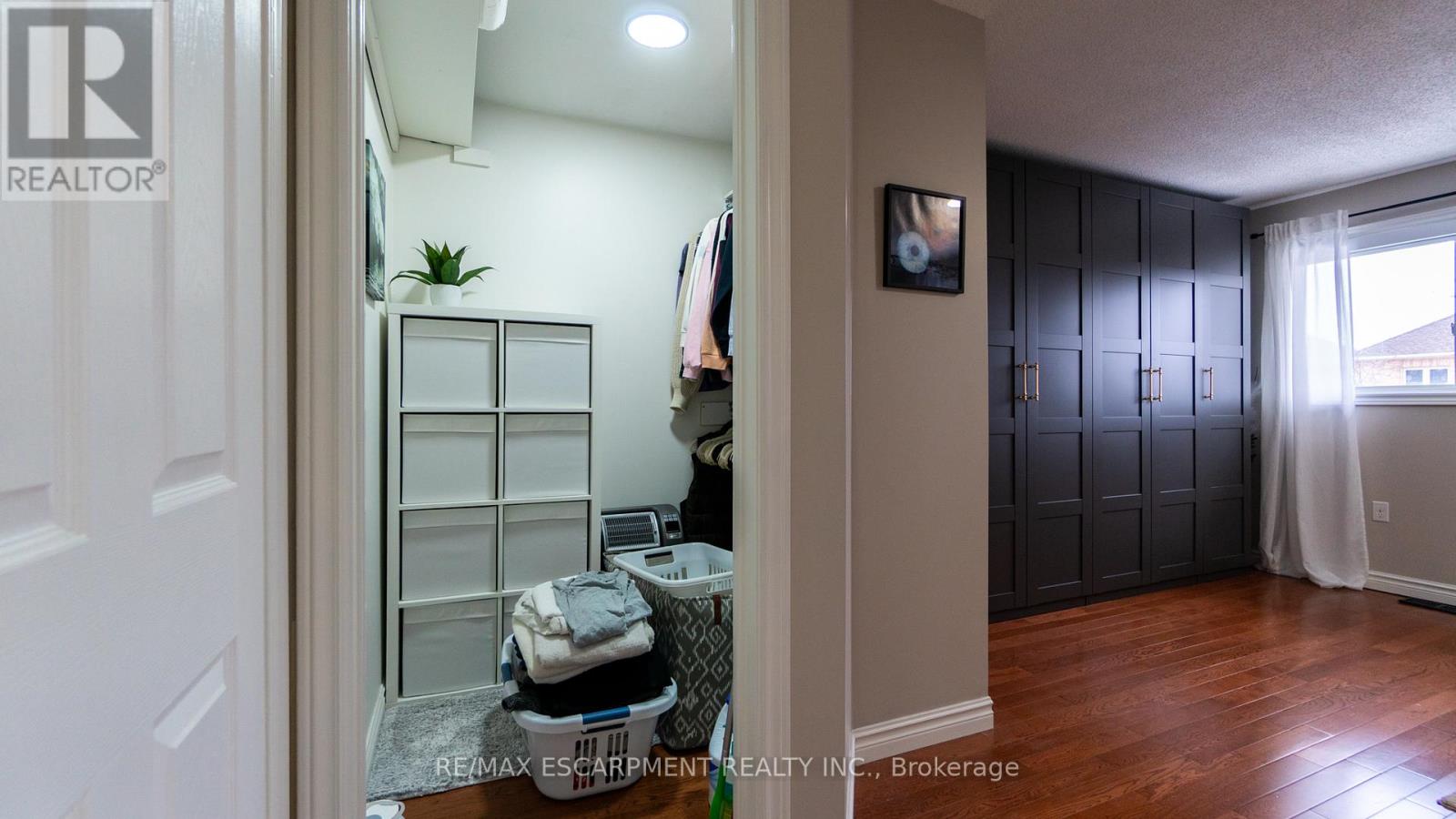 2062 Westmount Drive, Oakville, Ontario  L6M 3P2 - Photo 21 - W12878292