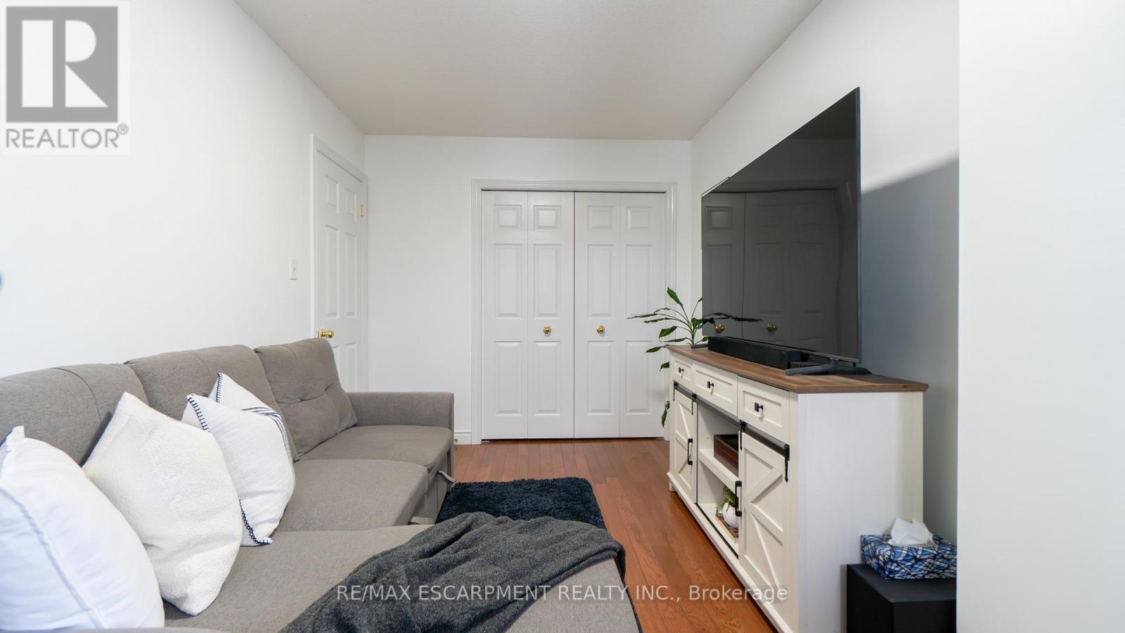 2062 Westmount Drive, Oakville, Ontario  L6M 3P2 - Photo 25 - W12878292