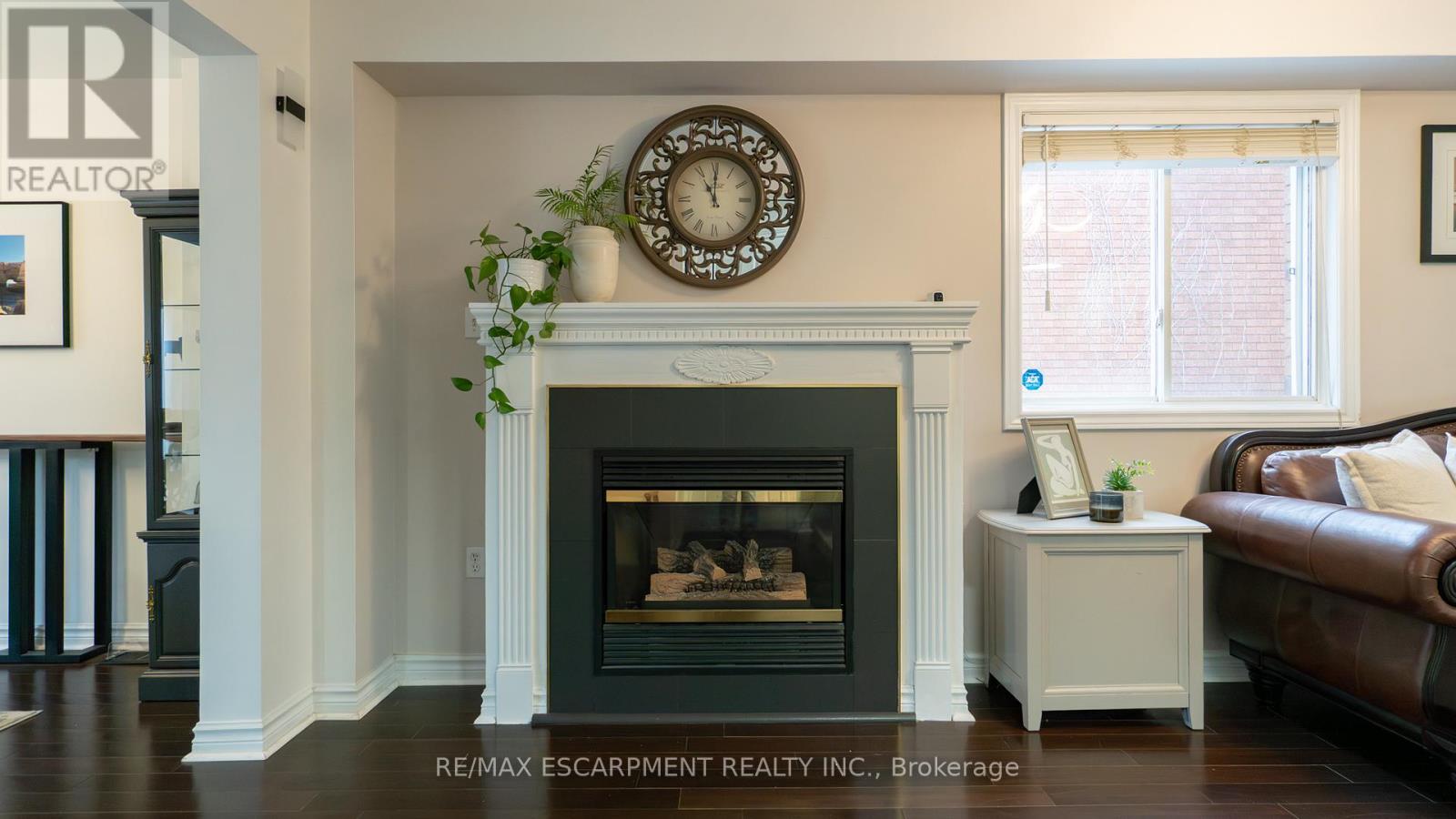 2062 Westmount Drive, Oakville, Ontario  L6M 3P2 - Photo 9 - W12878292