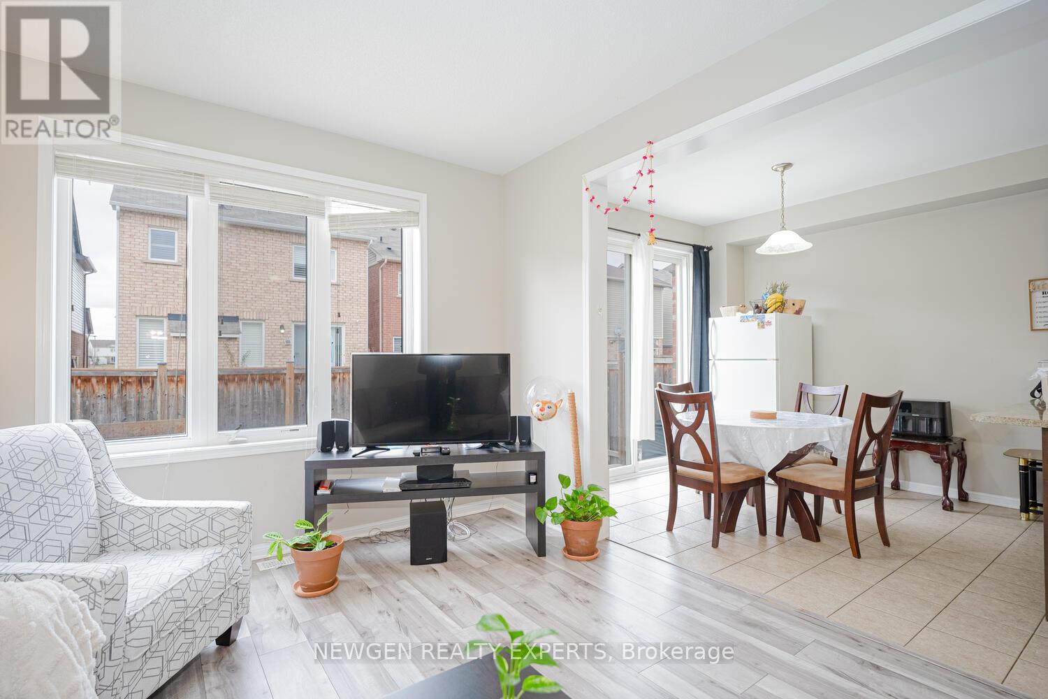 Upper - 131 Vanhorne Close, Brampton, Ontario  L7A 4E9 - Photo 10 - W12878296