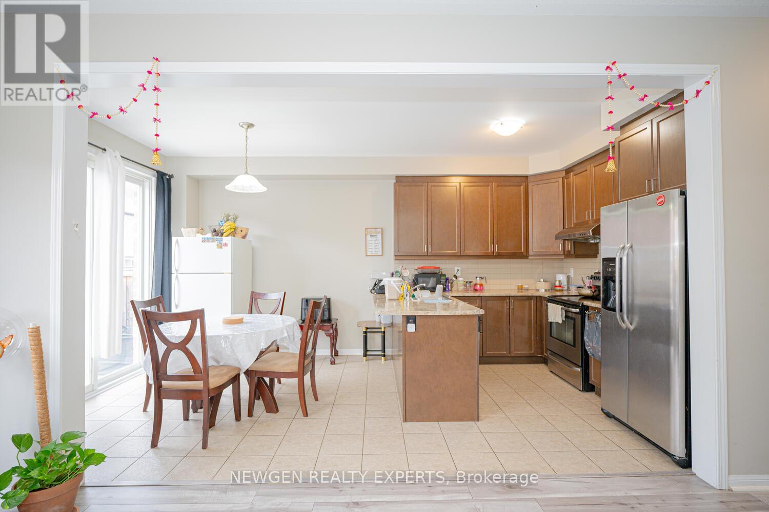 Upper - 131 Vanhorne Close, Brampton, Ontario  L7A 4E9 - Photo 15 - W12878296