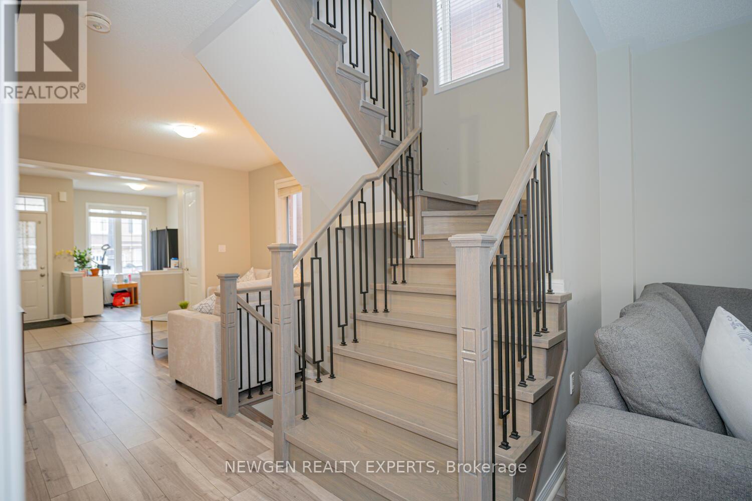 Upper - 131 Vanhorne Close, Brampton, Ontario  L7A 4E9 - Photo 17 - W12878296