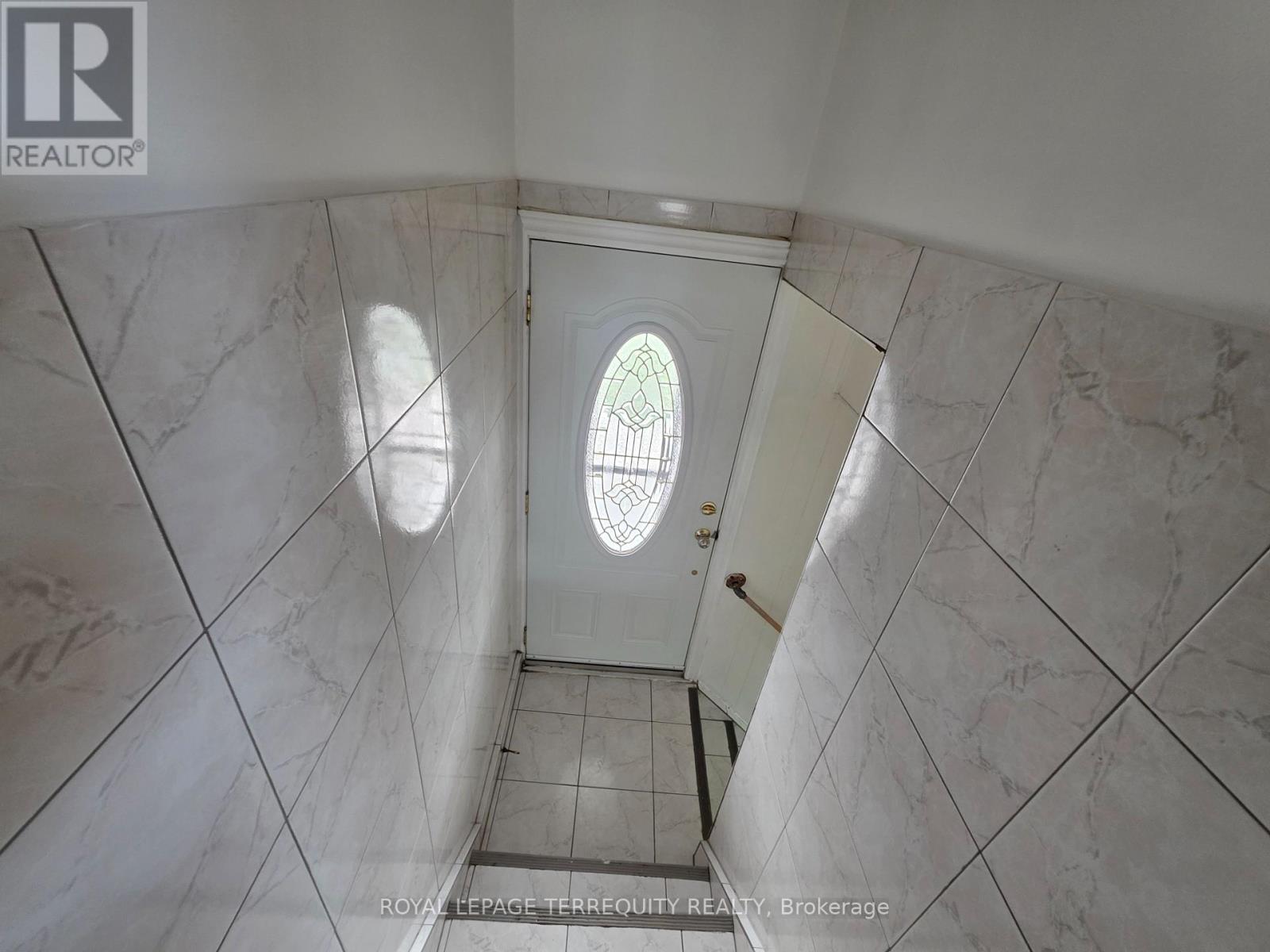 15 Westcliffe Road, Toronto, Ontario  M3M 1K6 - Photo 10 - W12878318