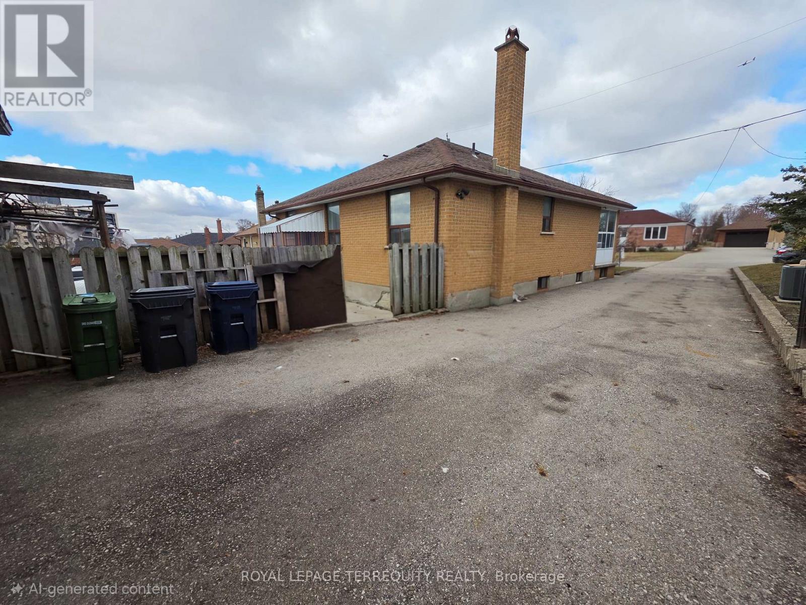 15 Westcliffe Road, Toronto, Ontario  M3M 1K6 - Photo 17 - W12878318