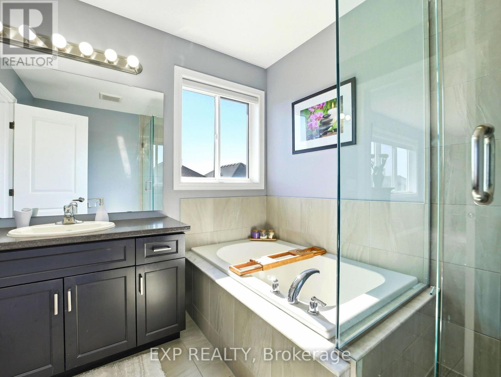 63 Festival Way, Hamilton, Ontario  L0R 1C0 - Photo 24 - X12878278