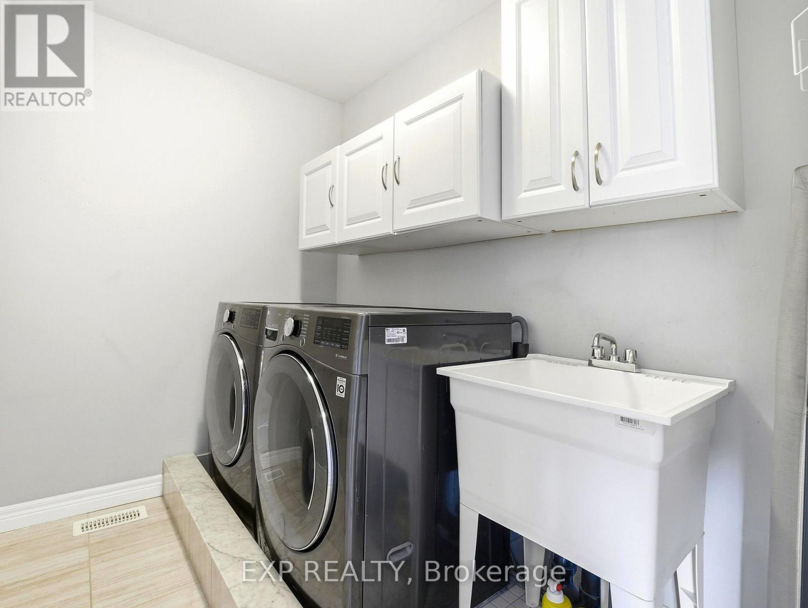 63 Festival Way, Hamilton, Ontario  L0R 1C0 - Photo 34 - X12878278