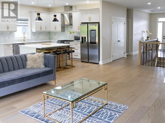 1043 Kettle Court, Fort Erie, Ontario  L2A 0E7 - Photo 10 - X12878344