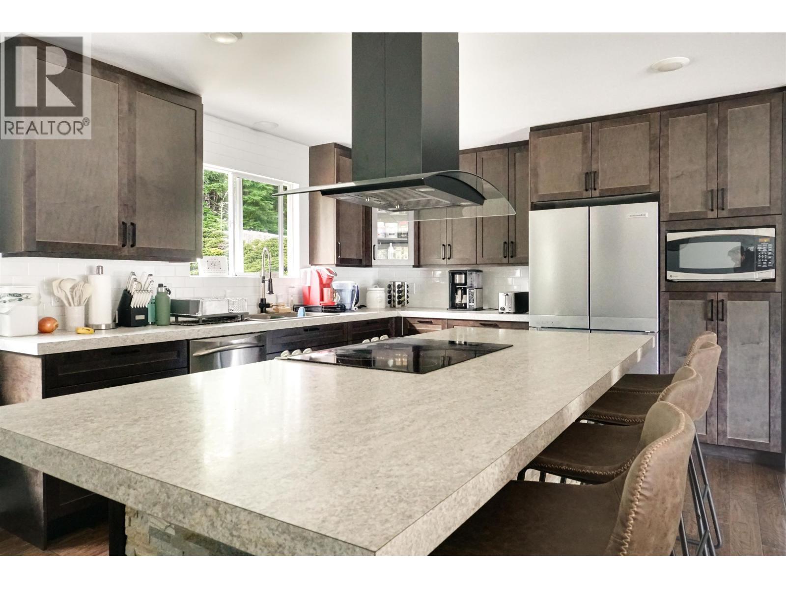 60 Angle Street, Kitimat, British Columbia  V8C 2N3 - Photo 5 - R3099227