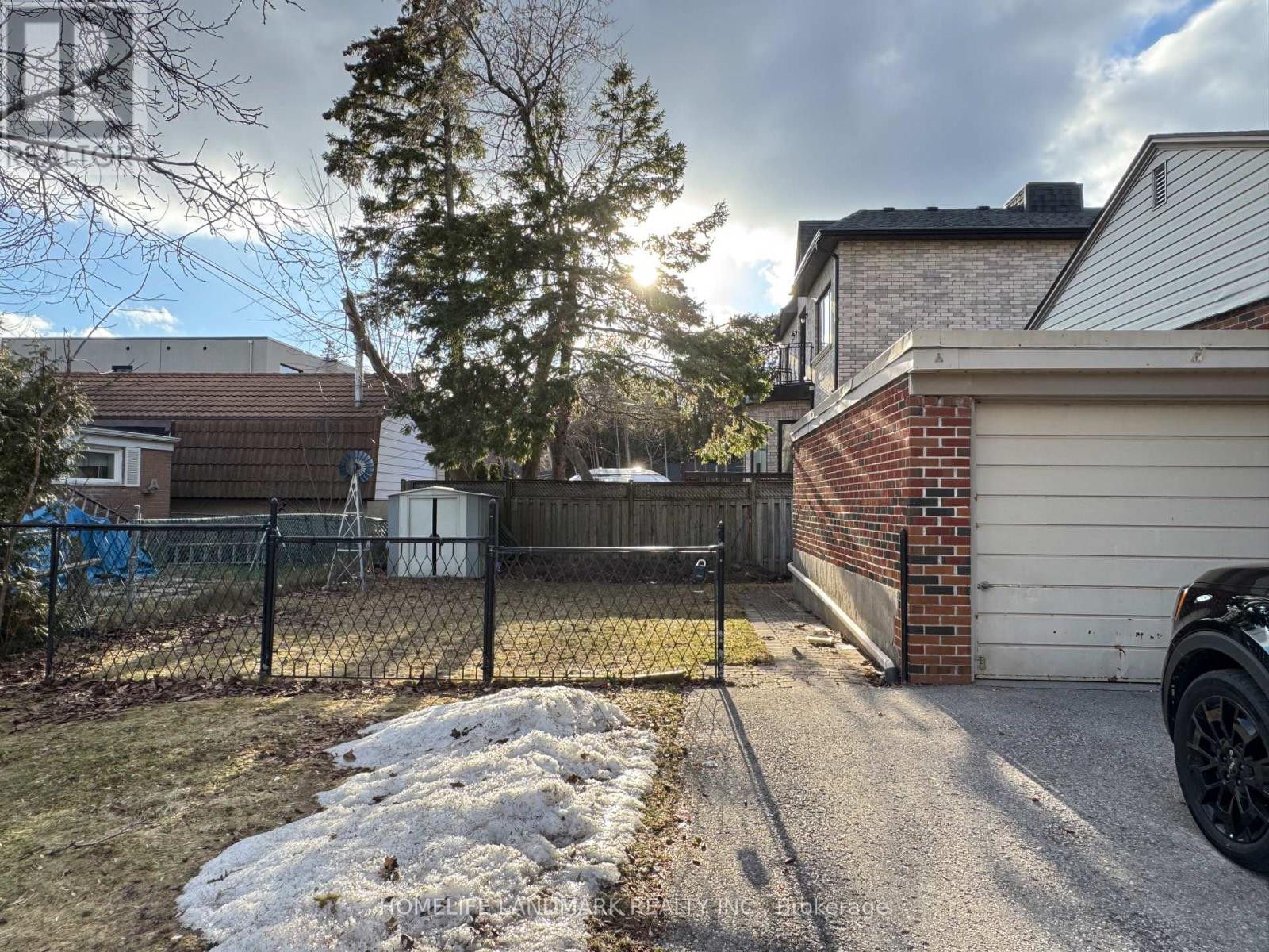 Lower - 28 Benfer Road, Richmond Hill (Crosby), Ontario  L4C 2J9 - Photo 2 - N12831646