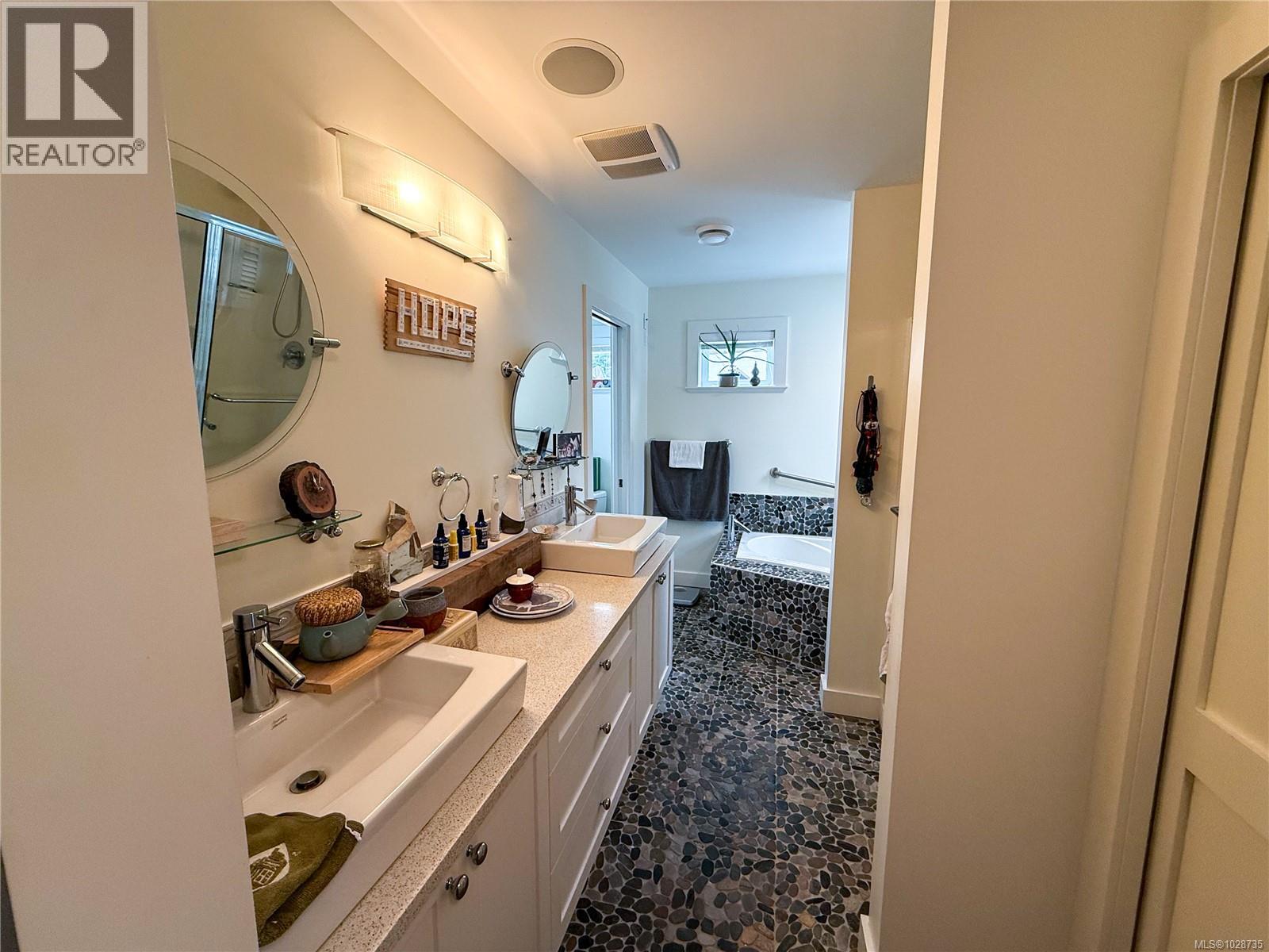 462 Point Ideal Dr, Lake Cowichan, British Columbia  V0R 2G0 - Photo 6 - 1028735