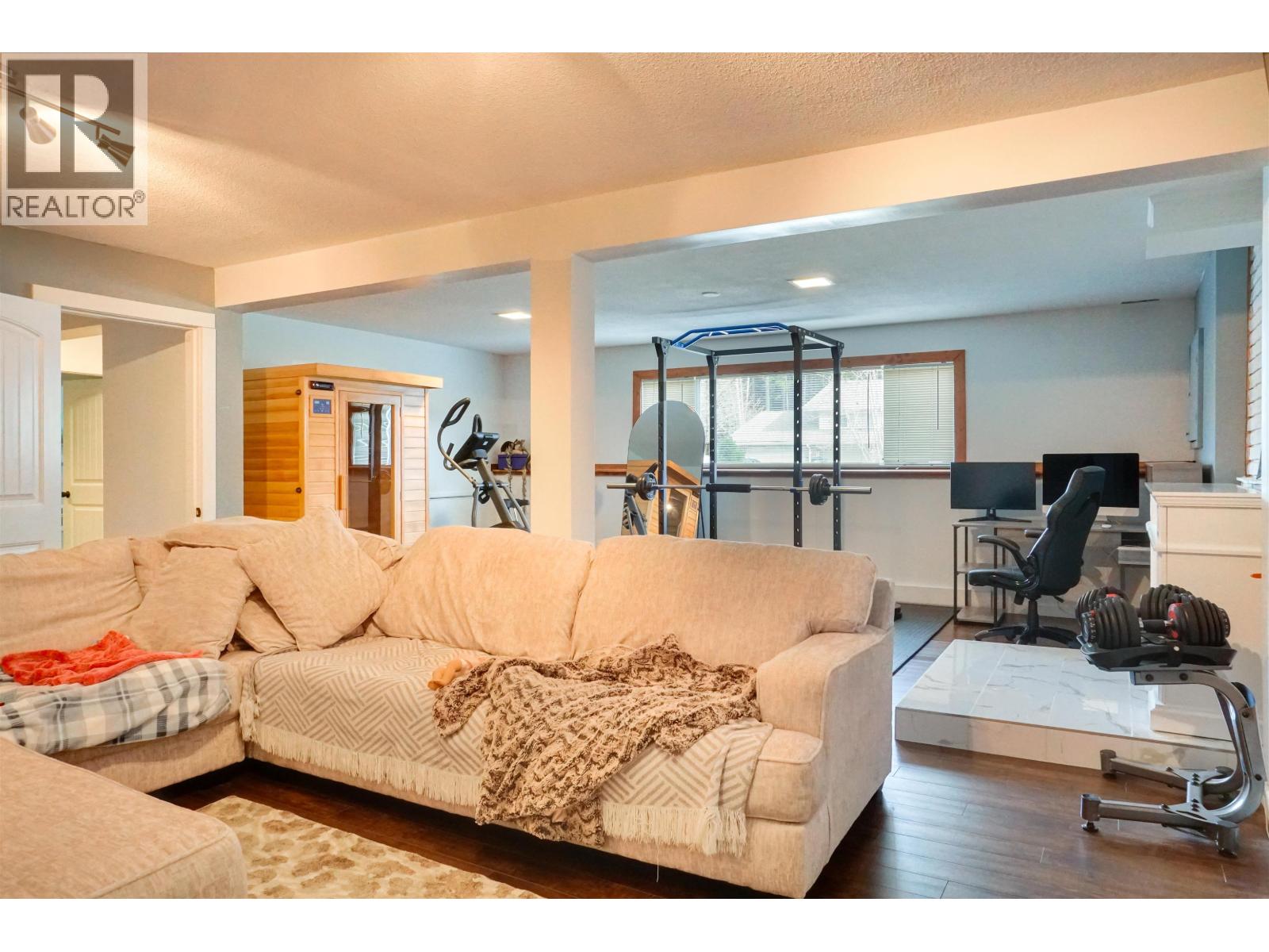 60 Angle Street, Kitimat, British Columbia  V8C 2N3 - Photo 16 - R3099227