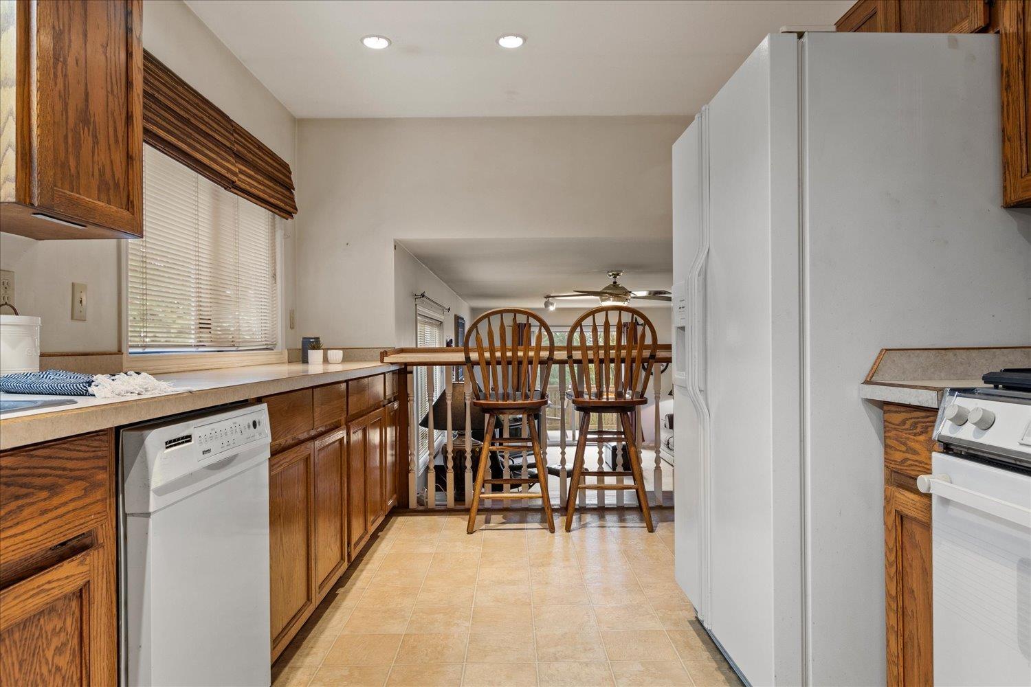 34825 Cassiar Court, Abbotsford, British Columbia  V2S 7G9 - Photo 11 - R3098895