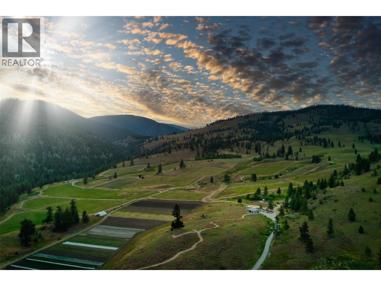 2110 Lawrence Avenue, Penticton, British Columbia  V2A 9G6 - Photo 2 - 10379215