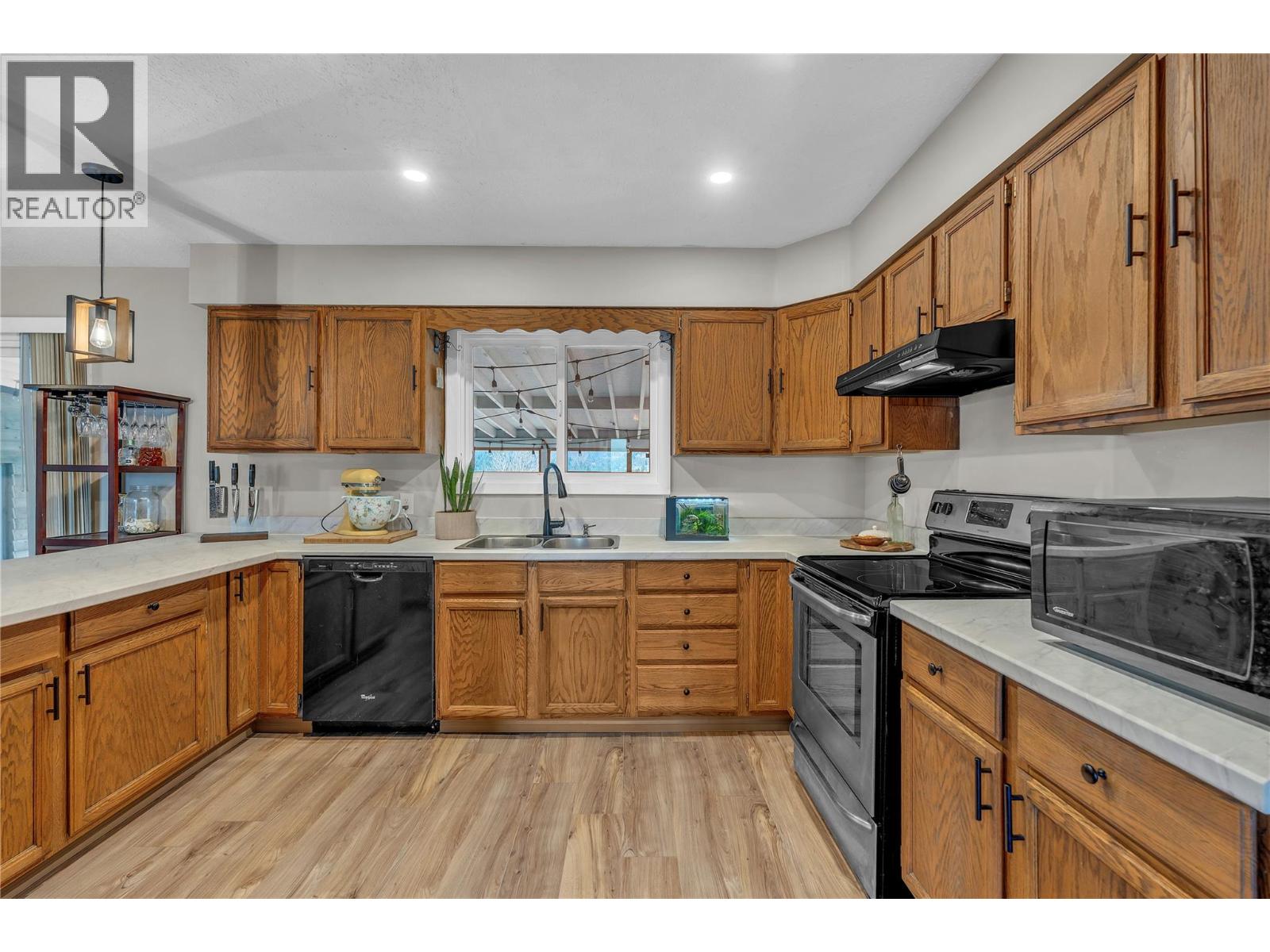 531 3rd Avenue, Keremeos, British Columbia  V0X 1N2 - Photo 8 - 10378878