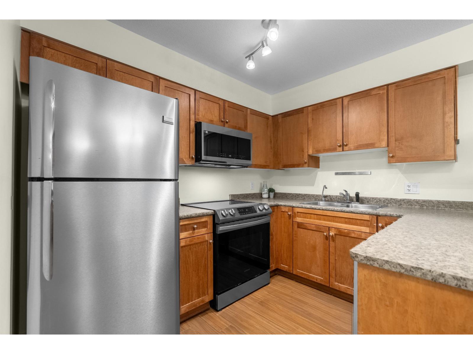 101 33960 Old Yale Road, Abbotsford, British Columbia  V2S 2J9 - Photo 3 - R3099130