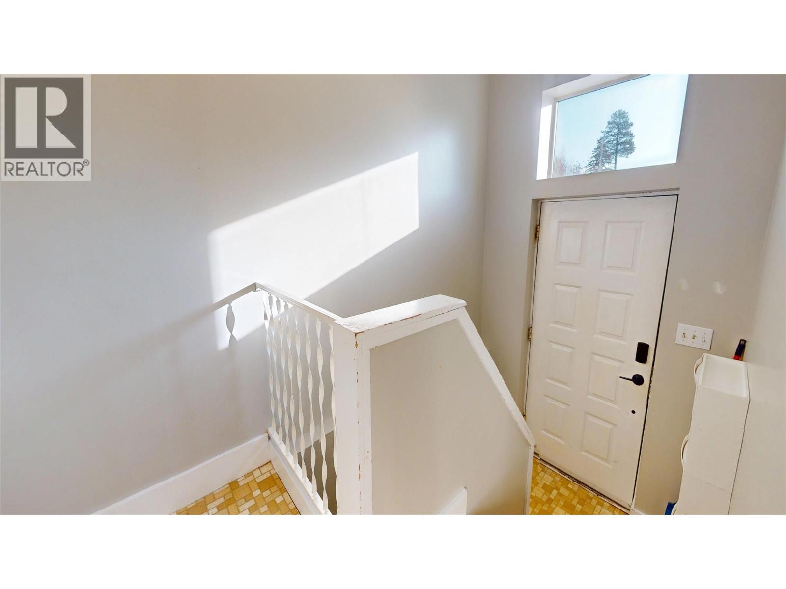 216 14th Avenue S, Cranbrook, British Columbia  V1C 2X2 - Photo 36 - 10378903