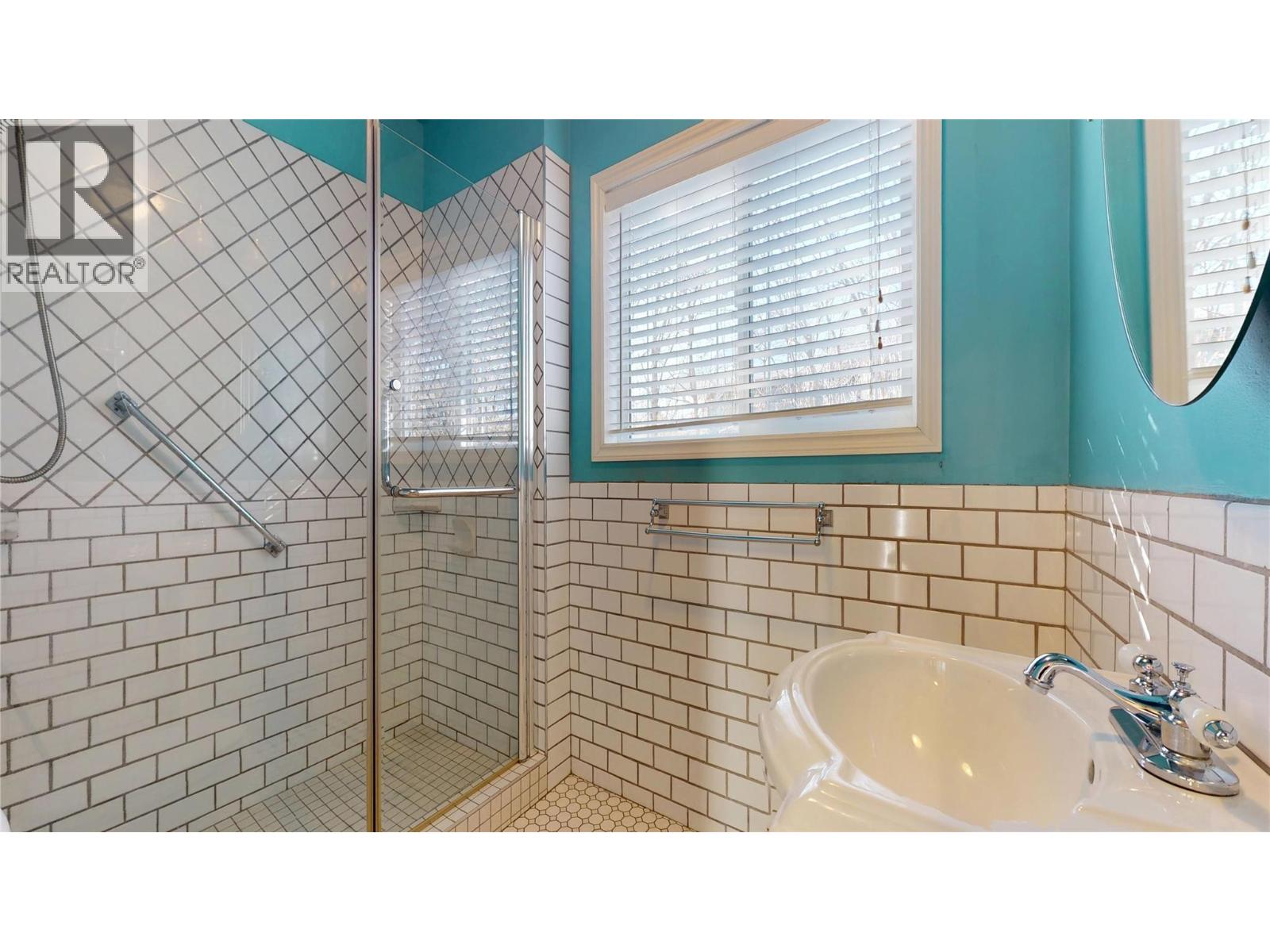 216 14th Avenue S, Cranbrook, British Columbia  V1C 2X2 - Photo 11 - 10378903