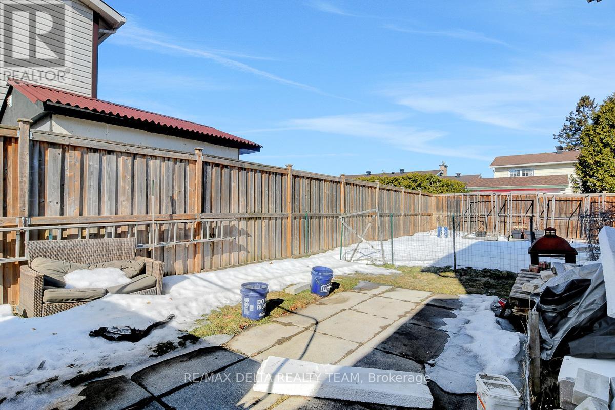 410 Phoenix Crescent, Ottawa, Ontario  K1E 2E9 - Photo 37 - X12878354