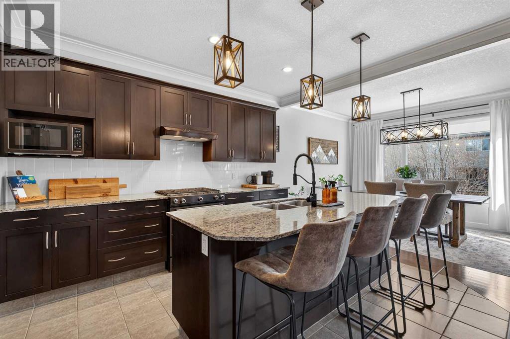 27 Sunset Court, Cochrane, Alberta  T4C 0G3 - Photo 8 - A2287550