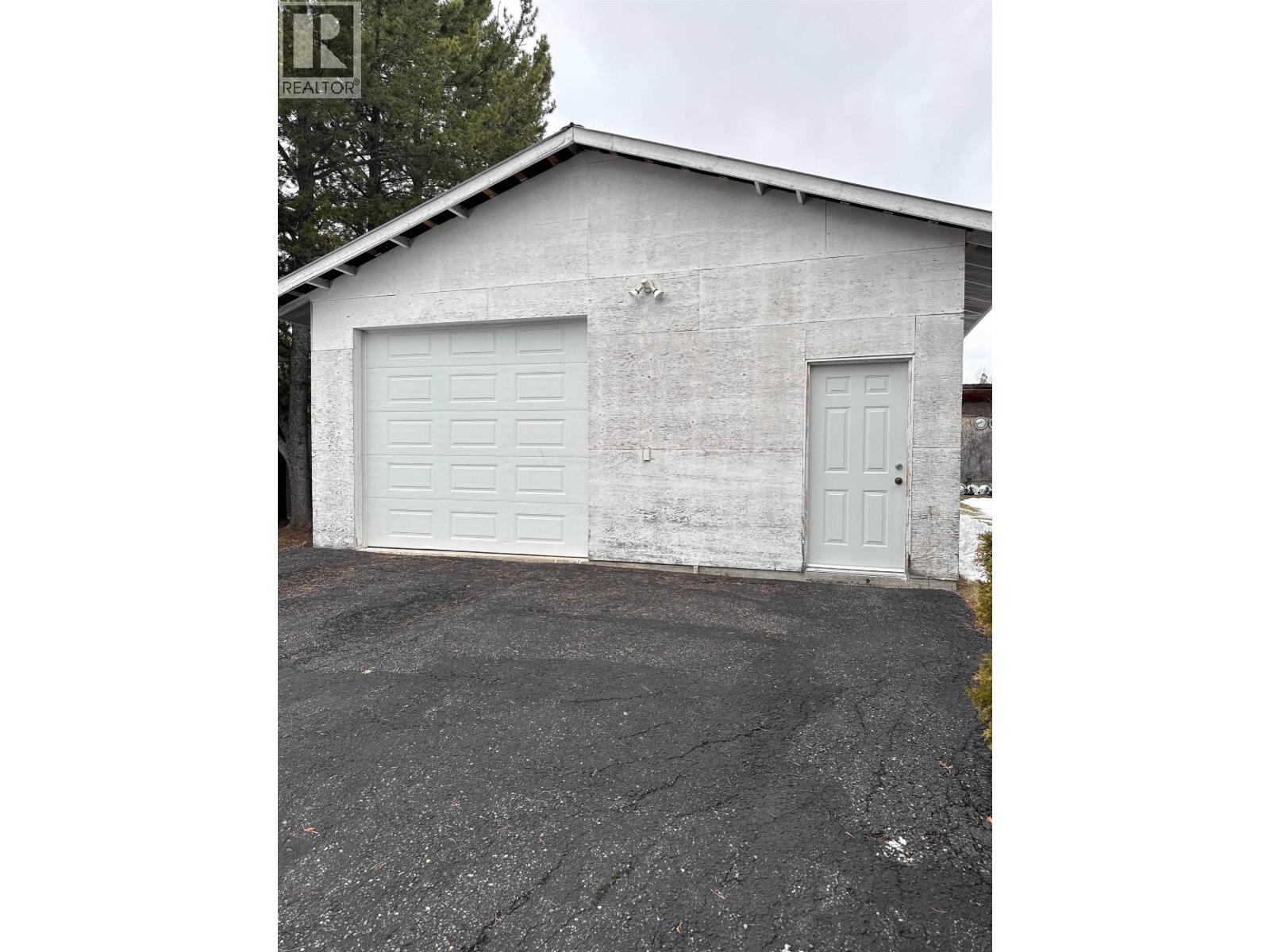 1911 N Blackburn Road, Prince George, British Columbia  V2N 6B9 - Photo 6 - R3099410