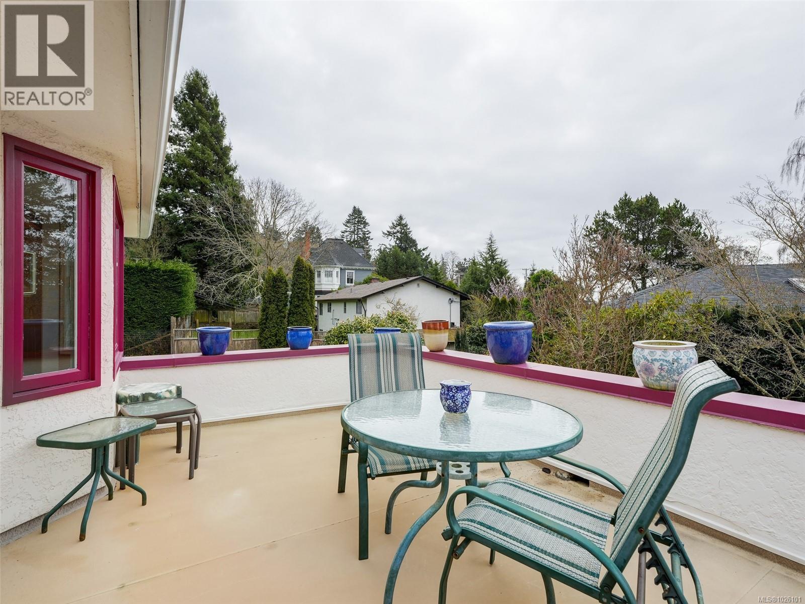 3911 Dawe Rd, Saanich, British Columbia  V8N 4H5 - Photo 18 - 1026101