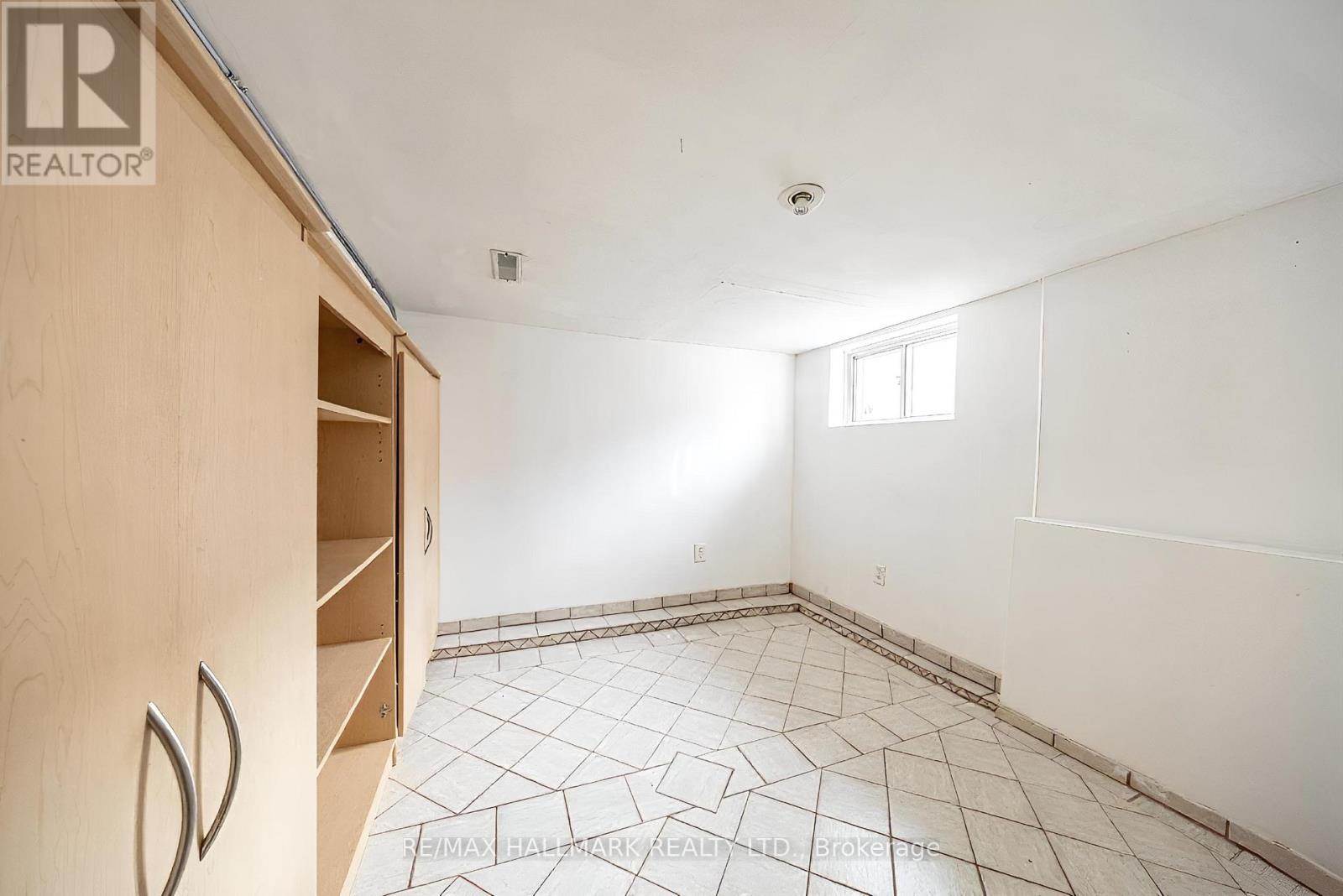 31 Kildonan Road, Toronto (East End-Danforth), Ontario  M4E 2N5 - Photo 11 - E12878378