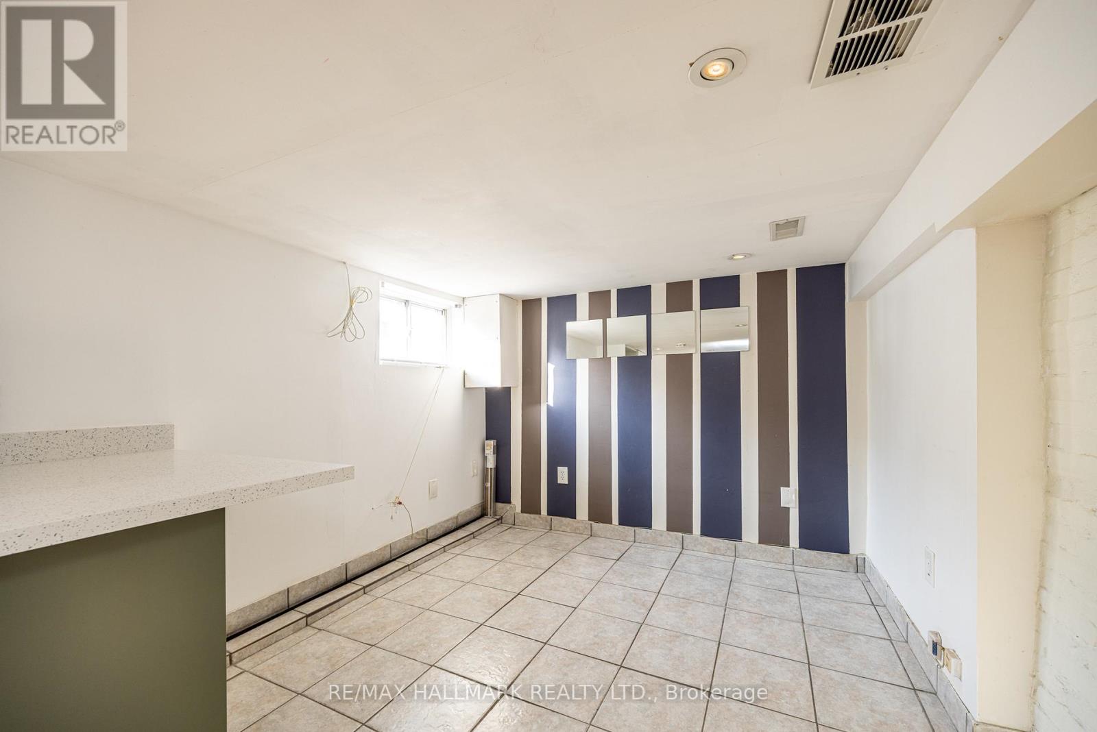 31 Kildonan Road, Toronto (East End-Danforth), Ontario  M4E 2N5 - Photo 6 - E12878378