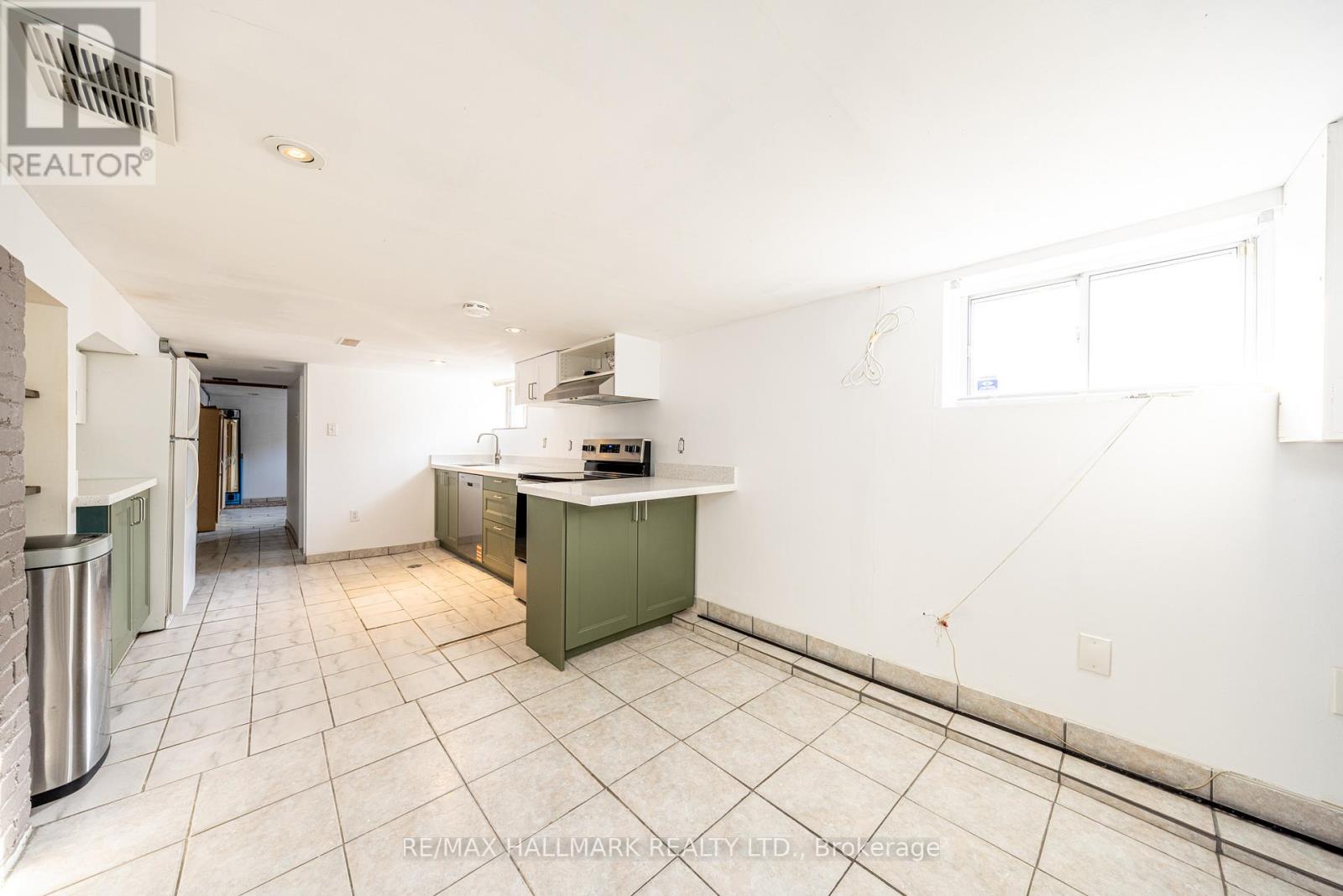 31 Kildonan Road, Toronto (East End-Danforth), Ontario  M4E 2N5 - Photo 7 - E12878378