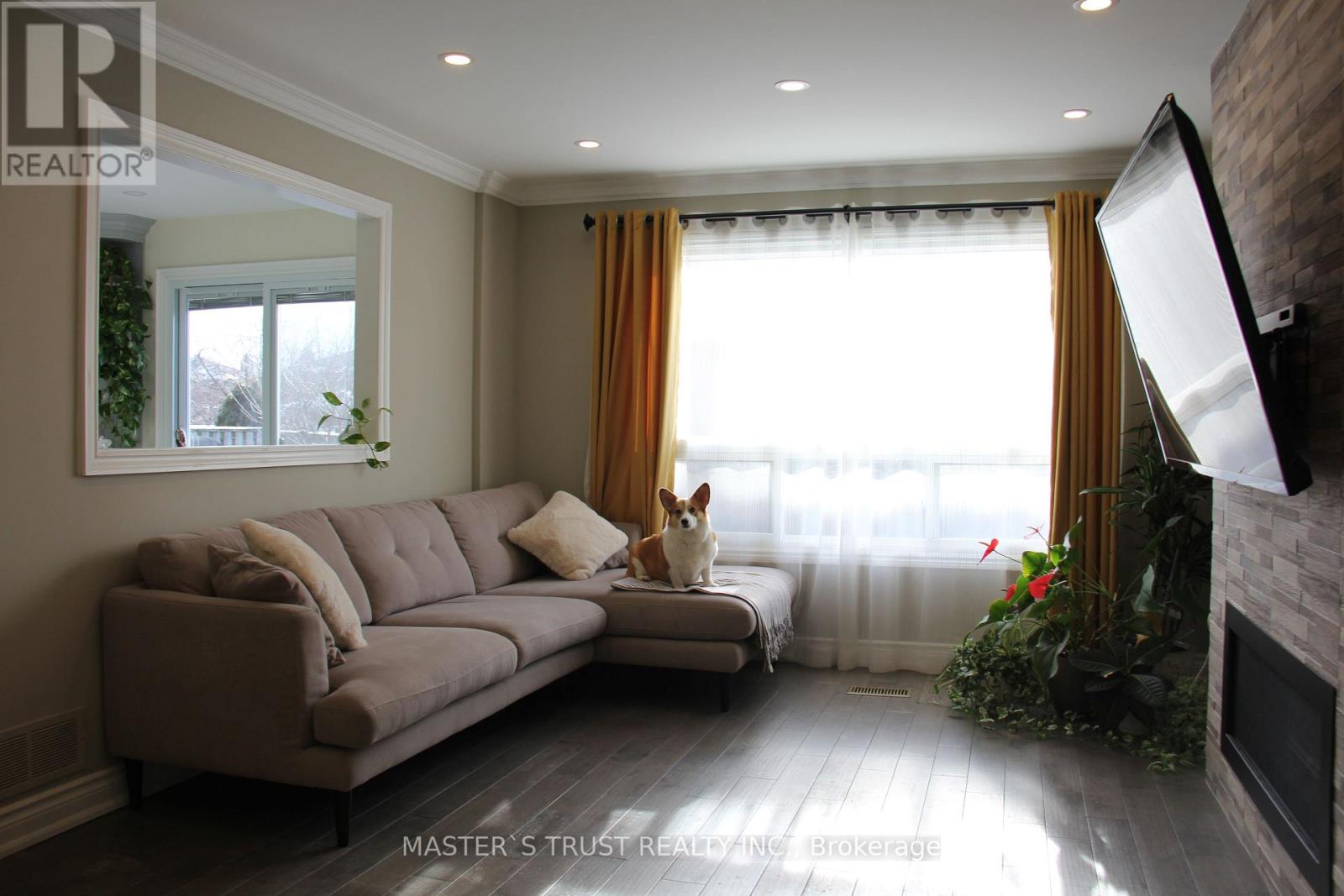 125 Purcell (Upper) Square, Toronto (Steeles), Ontario  M1V 3Y9 - Photo 3 - E12878396