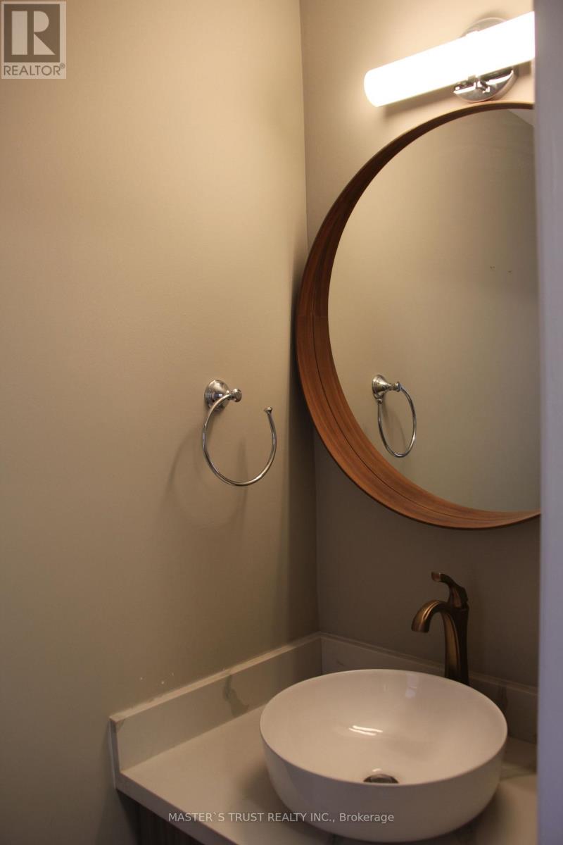 125 Purcell (Upper) Square, Toronto (Steeles), Ontario  M1V 3Y9 - Photo 5 - E12878396