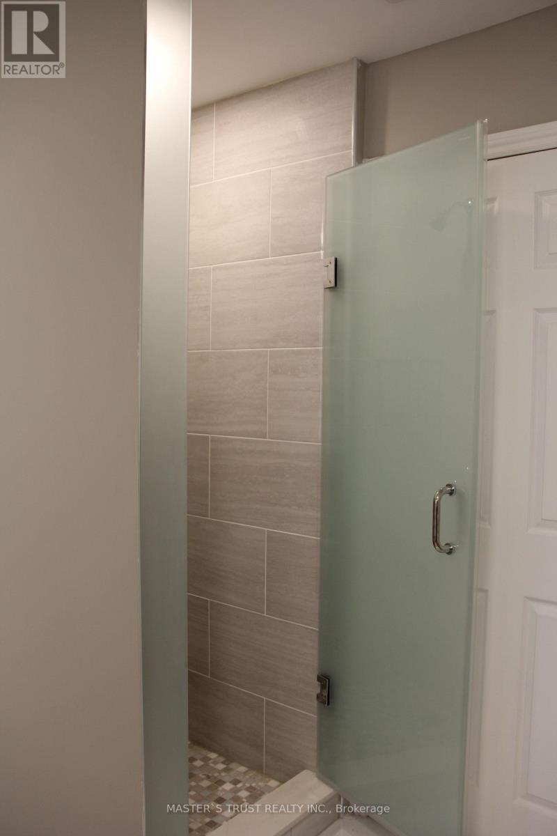 125 Purcell (Upper) Square, Toronto (Steeles), Ontario  M1V 3Y9 - Photo 6 - E12878396